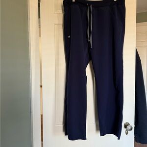Fig Women’s navy scrub pants